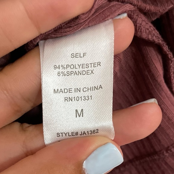 Charlotte Russe Off Shoulder Ribbed Top - Picture 5 of 7